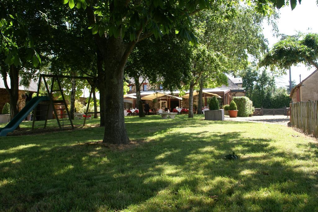 Les Roulottes & Cottages Du Moulin Chenille-Change Exterior photo