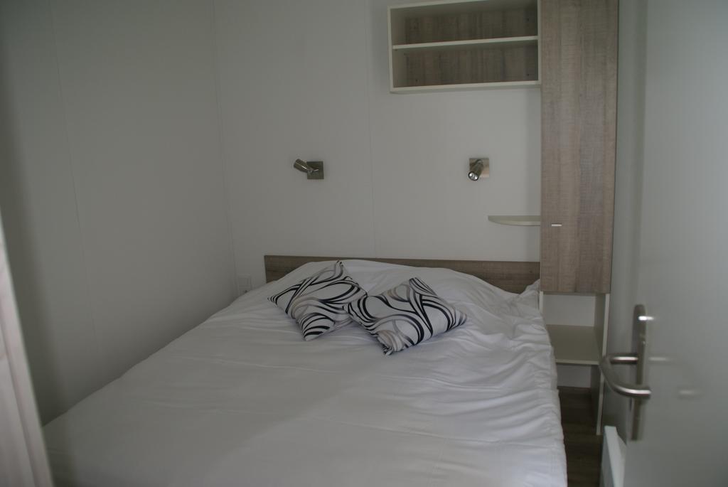 Les Roulottes & Cottages Du Moulin Chenille-Change Room photo