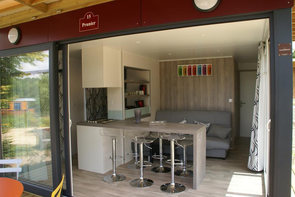 Les Roulottes & Cottages Du Moulin Chenille-Change Room photo